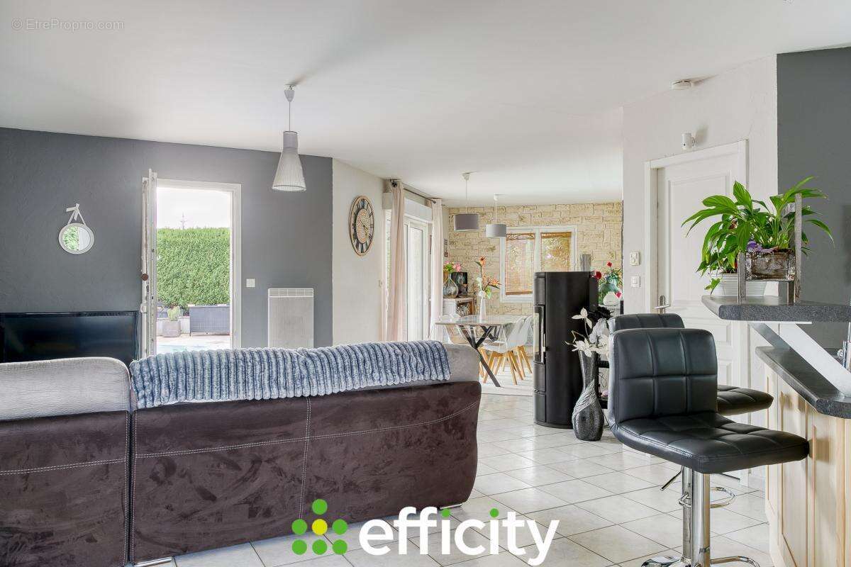 Maison à AUBERIVES-SUR-VAREZE