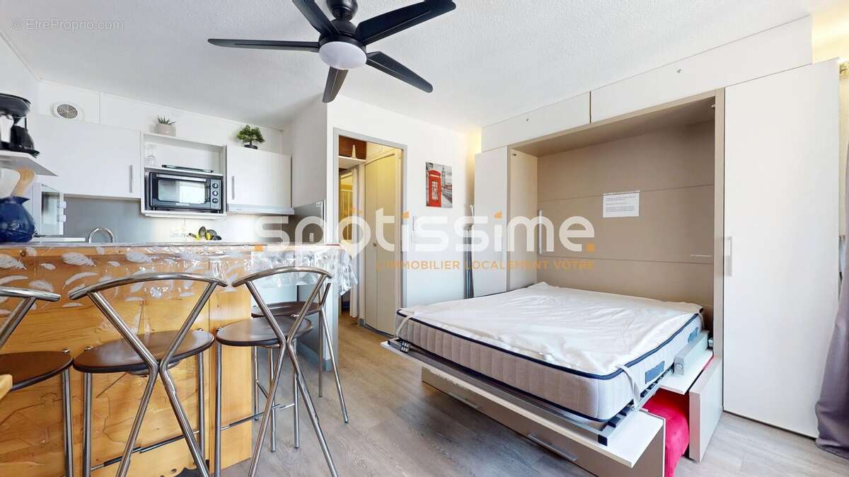 Studio cabine 4 couchages, loggia et parking - Vue Bateaux - photo 4