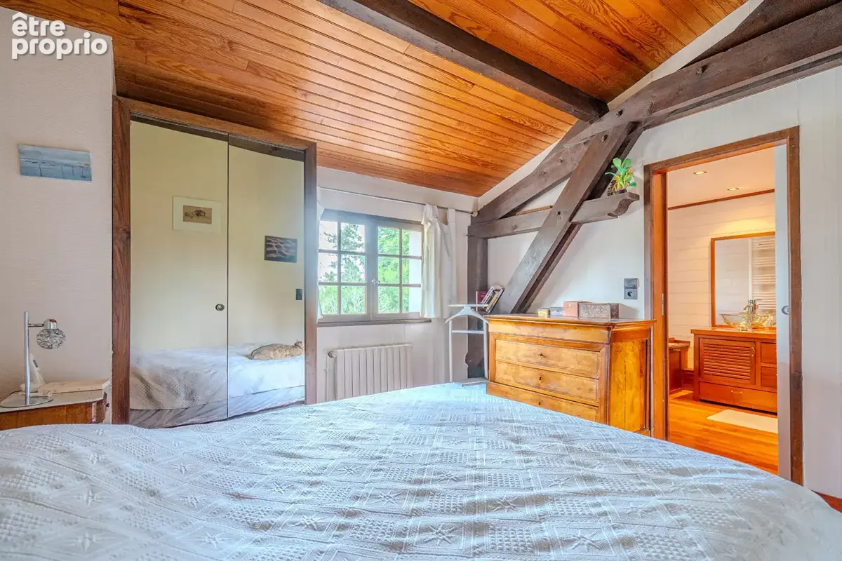 Bègles Proche Barrière - Maison de 188m² avec jardin et garage - photo 12