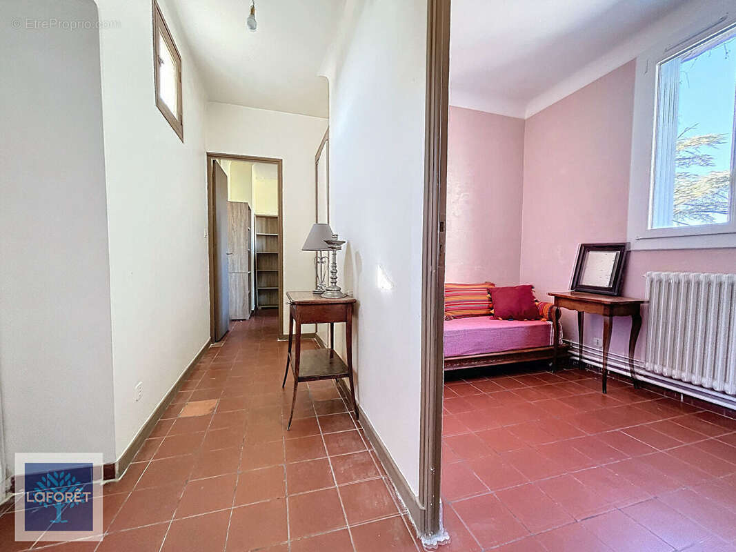 Maison avec terrasse et cour de 360 m2 - photo 7