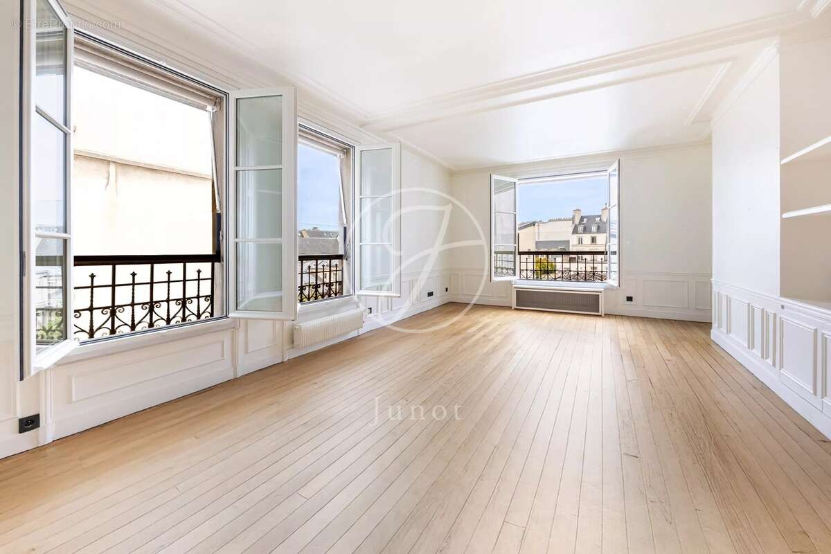 Appartement à PARIS-4E