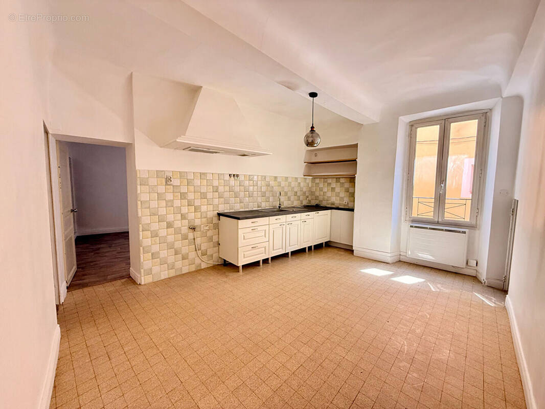 Appartement à SAINT-MAXIMIN-LA-SAINTE-BAUME
