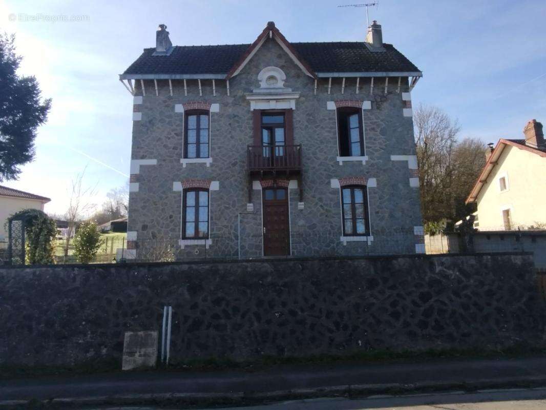 Maison à BOSMIE-L'AIGUILLE