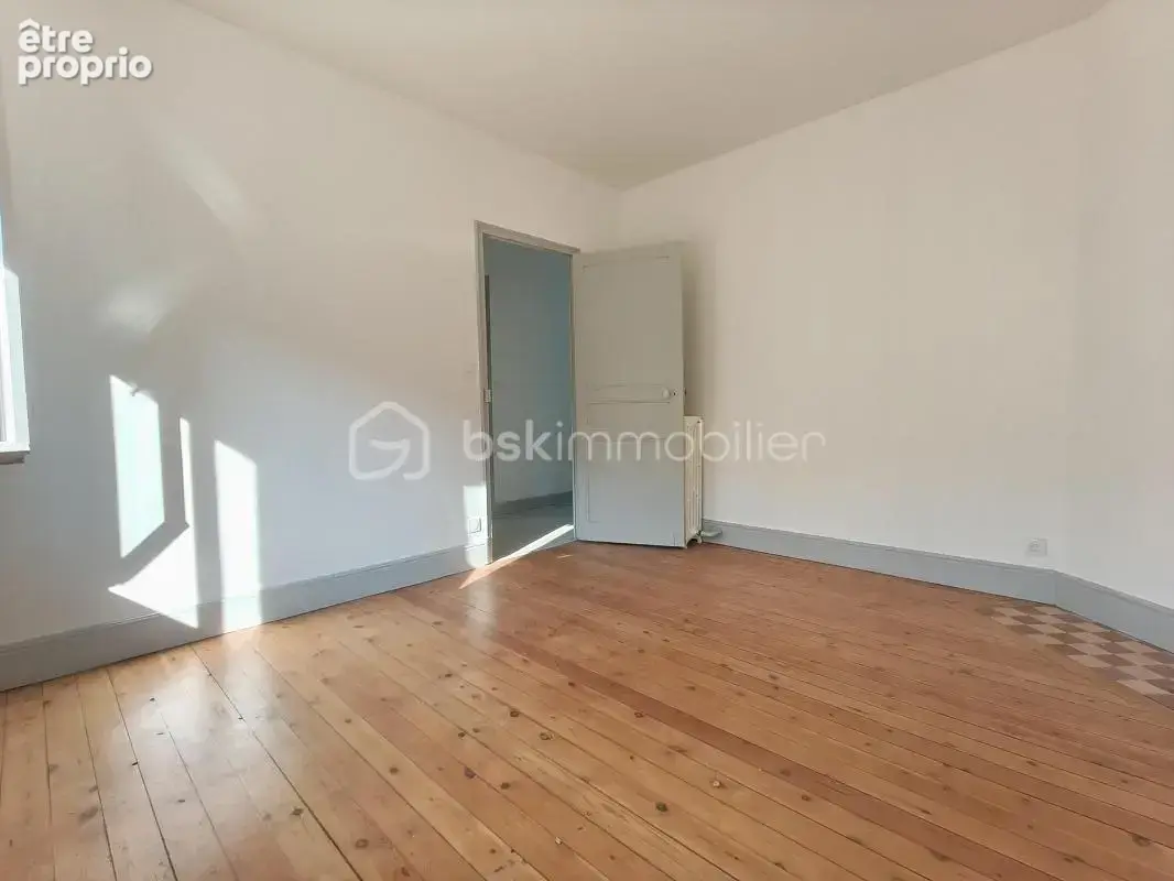 Maison individuelle, en ville, avec garage et jardinet. Trois chambres - photo 16