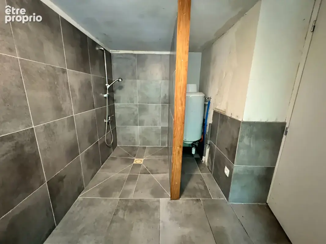 Propriete  sur 2, 7 hect de prairie, maison + dependances - photo 17