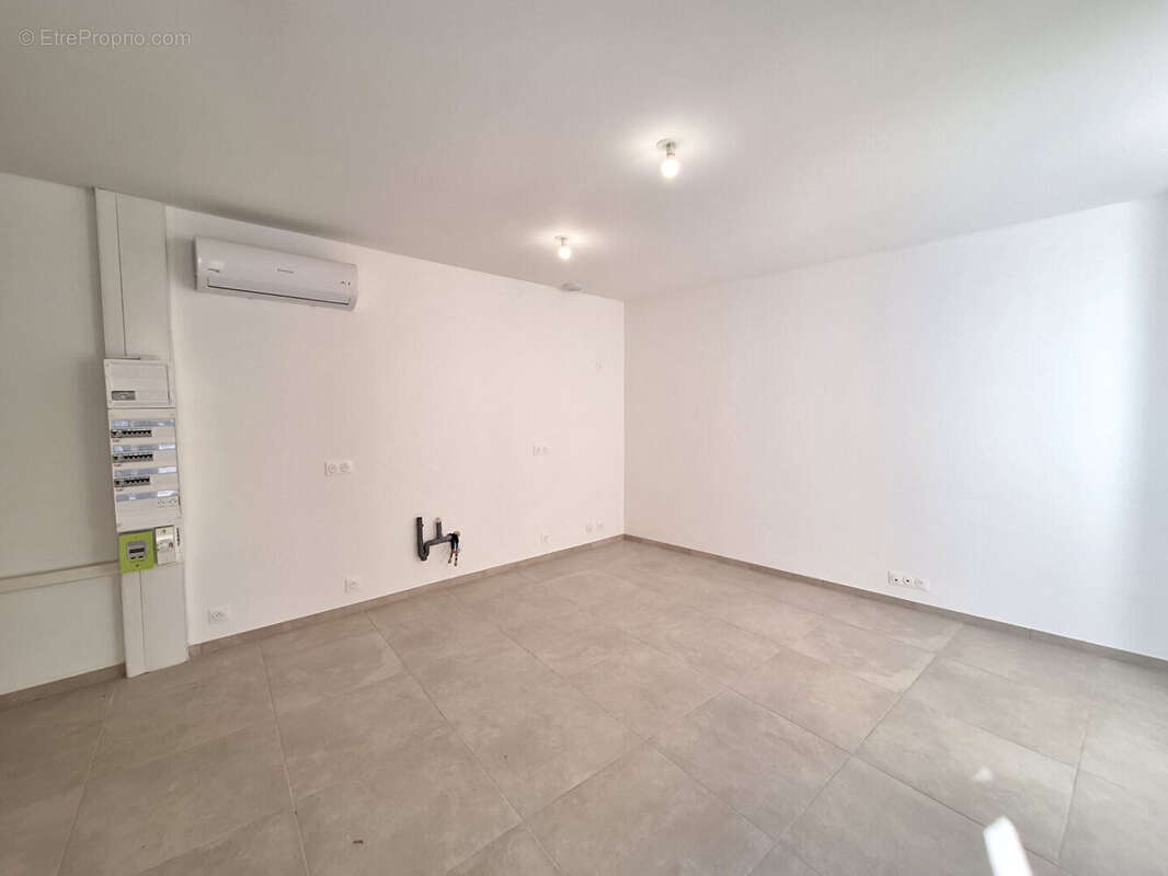 Appartement à SUZE-LA-ROUSSE