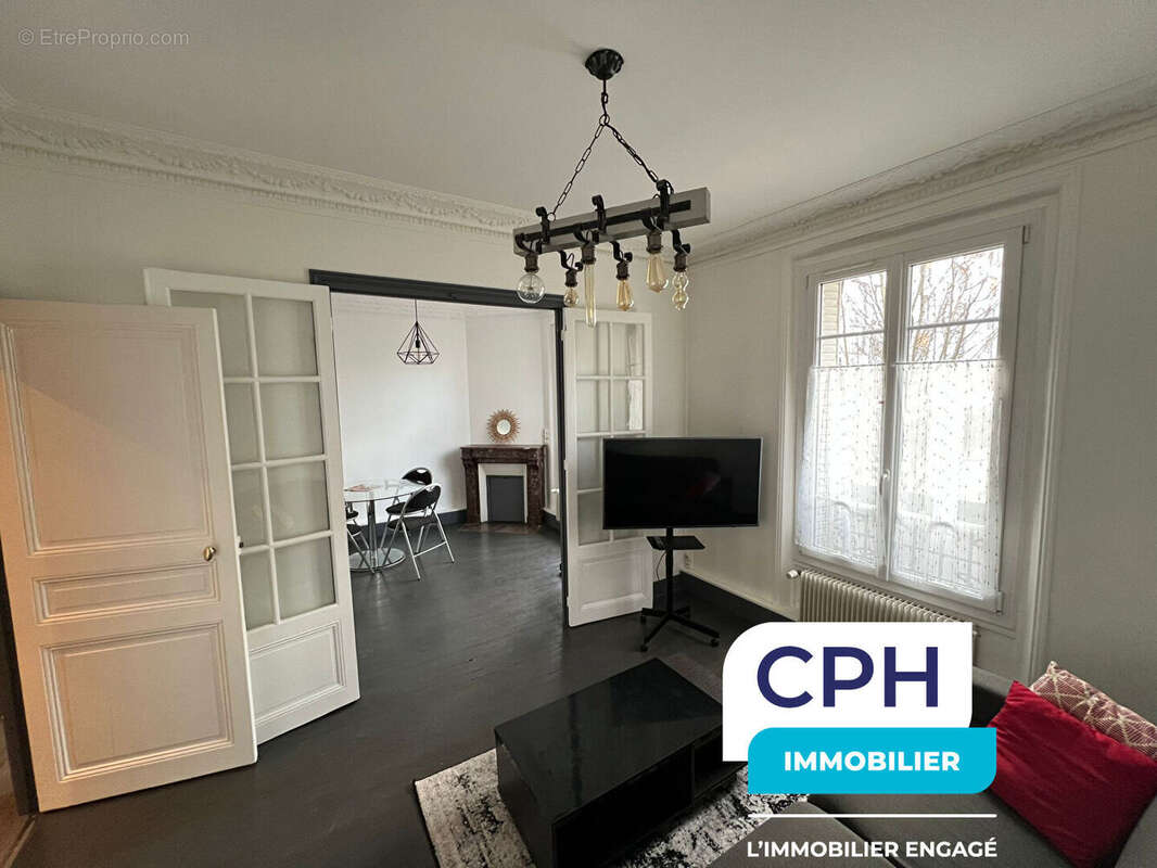 Appartement à COURBEVOIE
