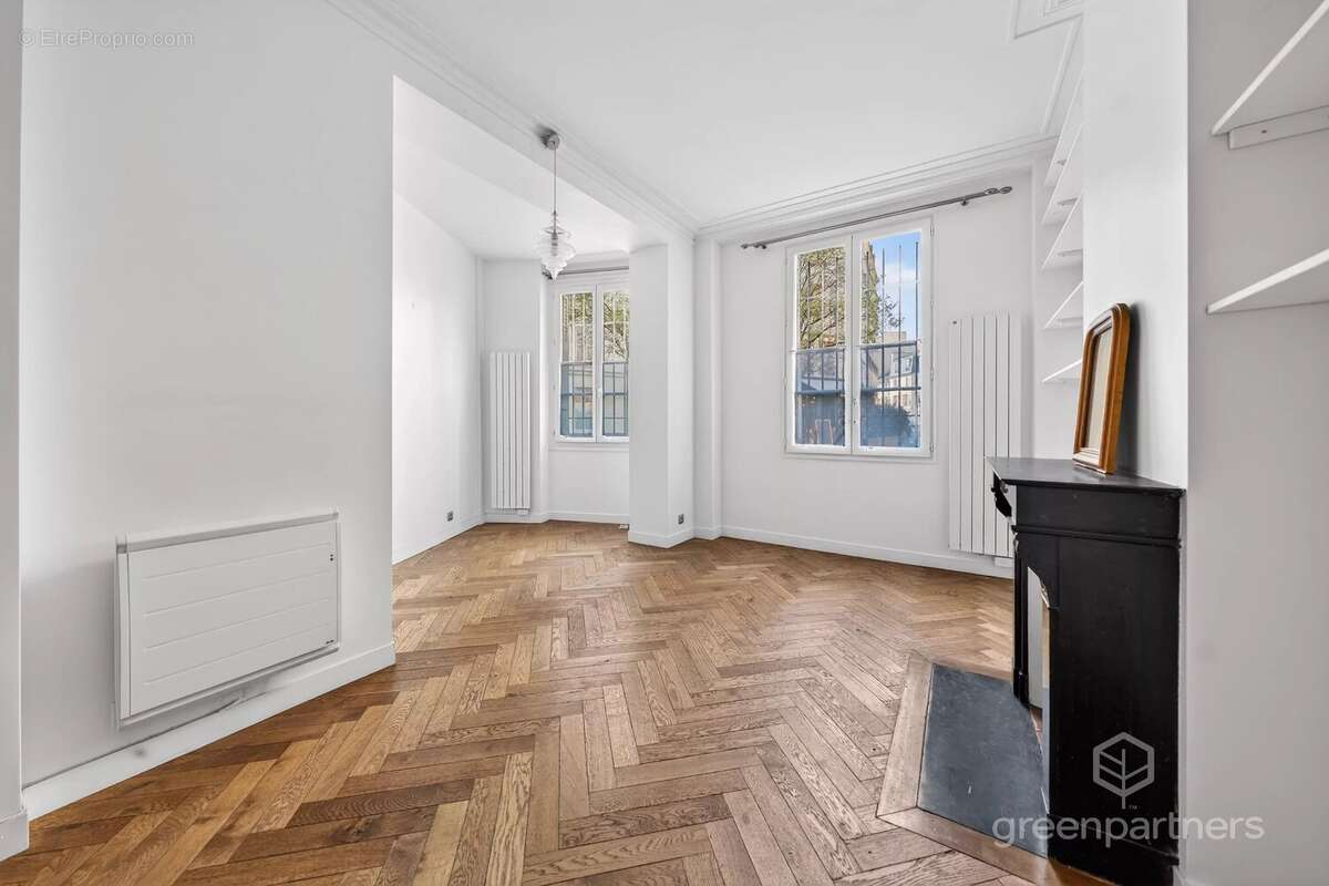 Appartement à PARIS-14E