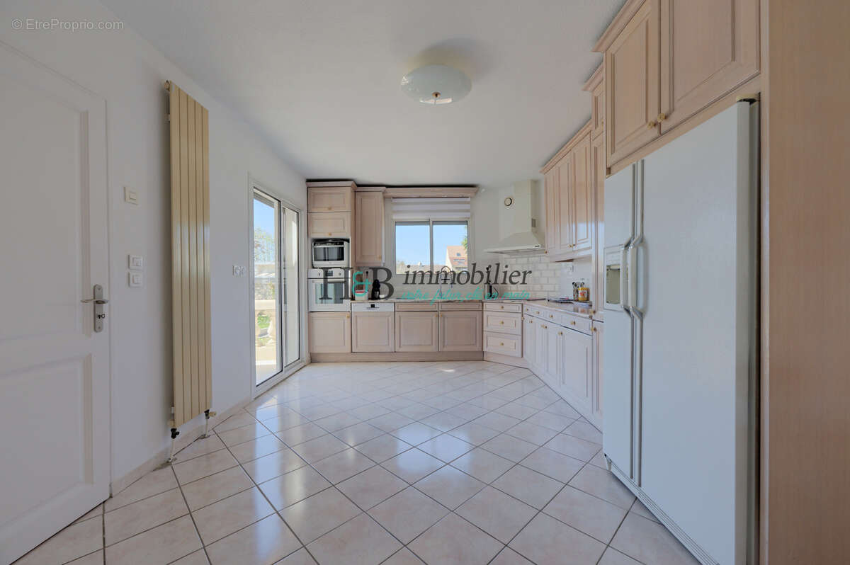 Maison à VERT-LE-GRAND