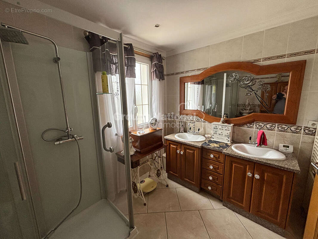 Maison à TRACY-LE-VAL