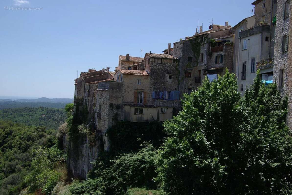 Maison à TOURRETTES-SUR-LOUP