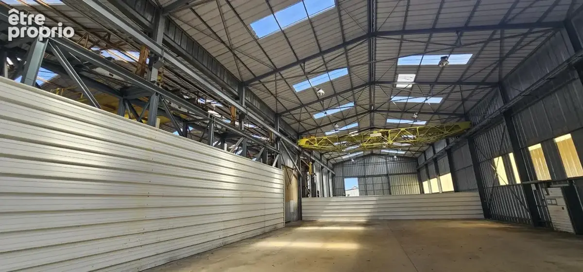 Entrepôts et Bureaux - photo 3