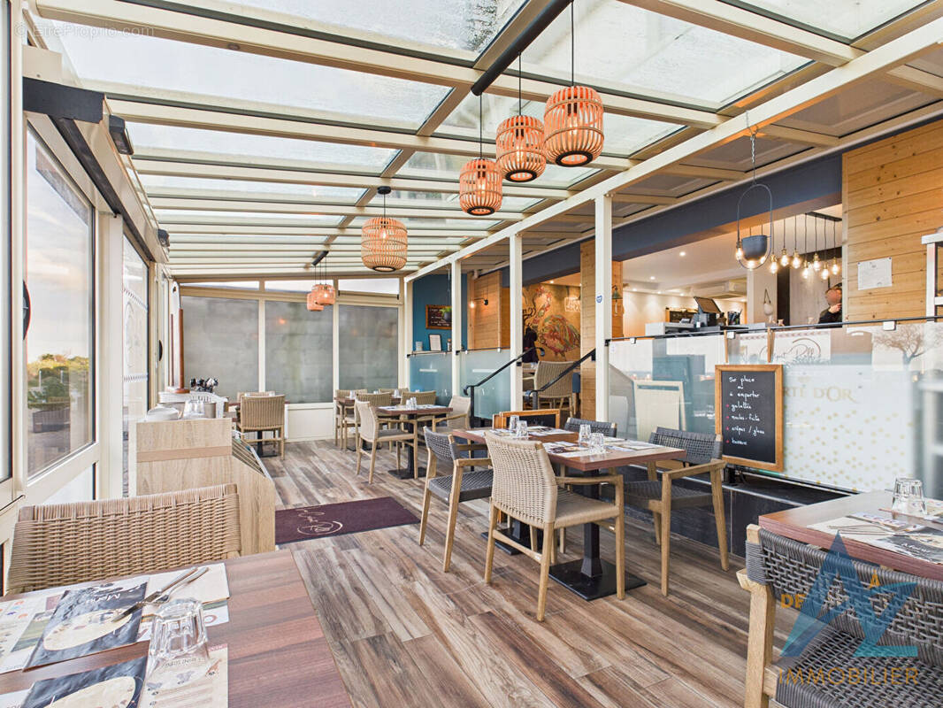 Commerce à MERVILLE-FRANCEVILLE-PLAGE