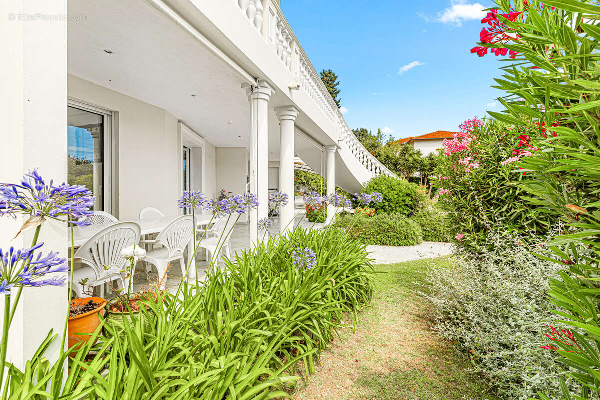 NICE NORD COLLINE - 3/4 PIECES dans VILLA - 117 m2 - Terrasse - Jardin- Garage - 689 000 € - photo 14