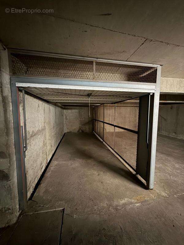 Parking à PARIS-19E