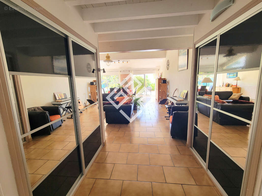 Maison-135 m2- 6 pièces - photo 5