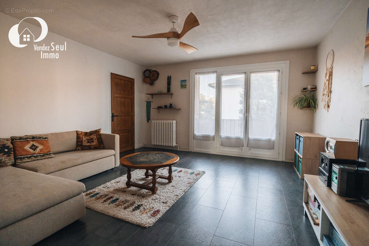 Appartement T4 de 68.50m2 à rafraîchir - 2 balcons - 1 cave - photo 2