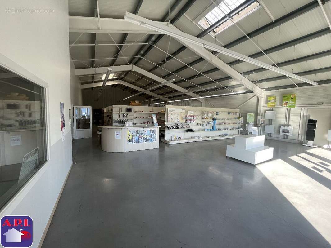 Commerce à LAROQUE-D&#039;OLMES