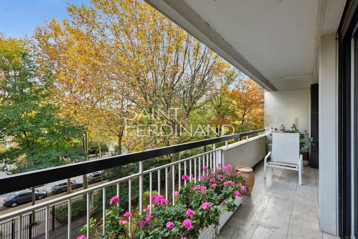 Appartement à NEUILLY-SUR-SEINE