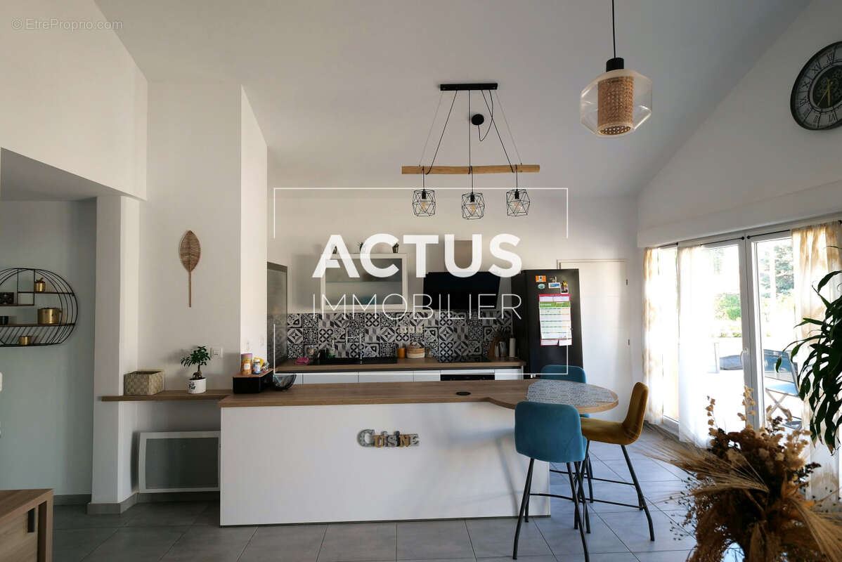 Appartement 101 m² à Salon-De-Provence  - photo 5