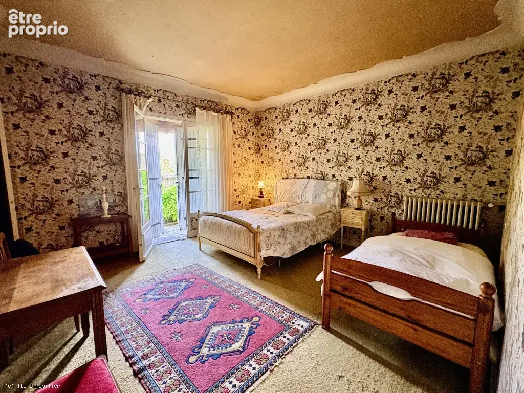 Très Beau Logis avec 6 chambres et Grand Terrain près de Ruffec - photo 28