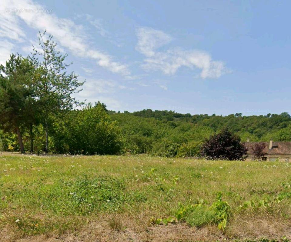 Terrain à MARCILLAC-SAINT-QUENTIN