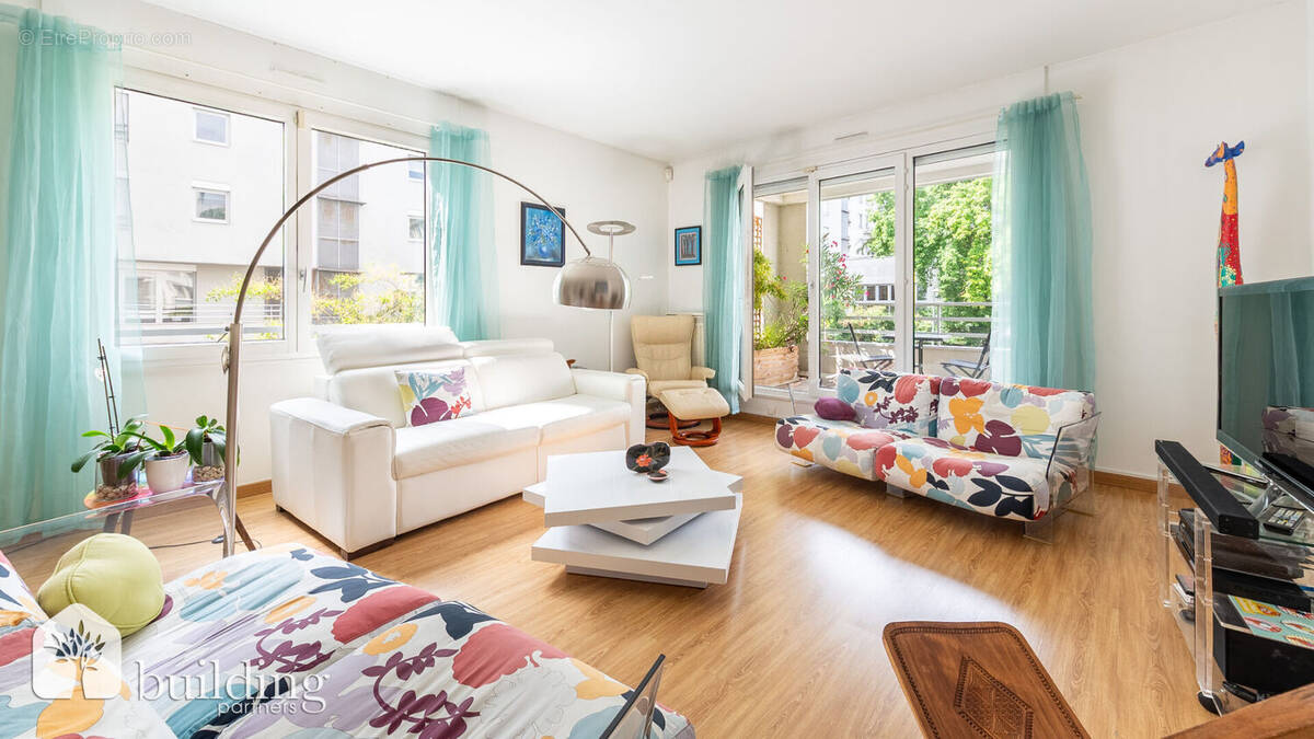 Appartement à COURBEVOIE