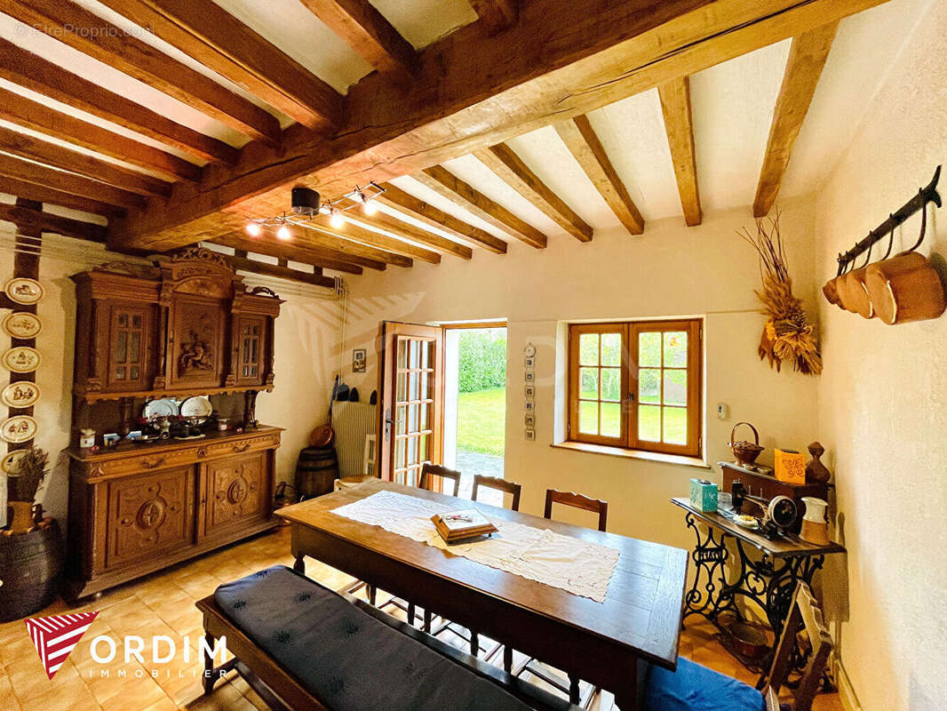 **Maison de Village à Saint-Martin-des-Champs** - photo 9