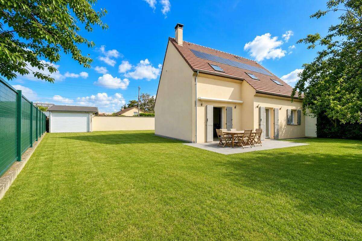 Maison de 6 pièces de 158 m² à Lagny-sur-Marne - photo 7