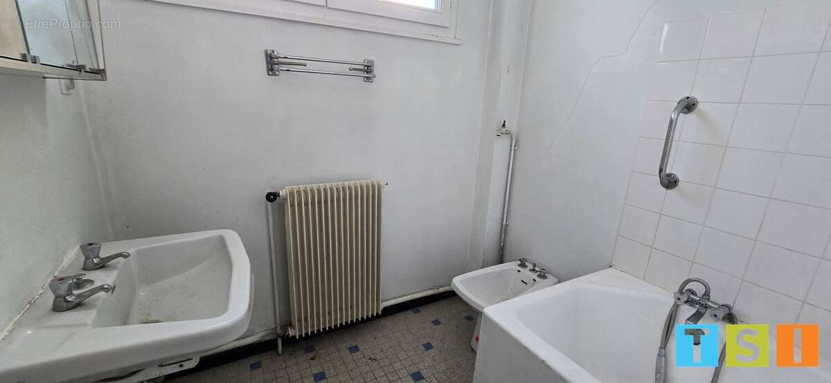 T3 de 63,34 m² à rénover - photo 12