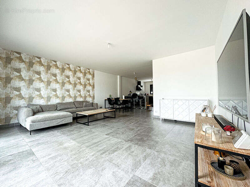 Maison à SARTROUVILLE