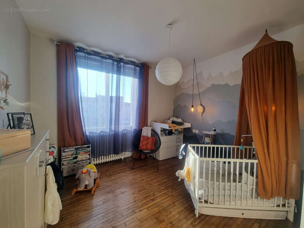 Maison à SAINT-LAURENT-SUR-SEVRE