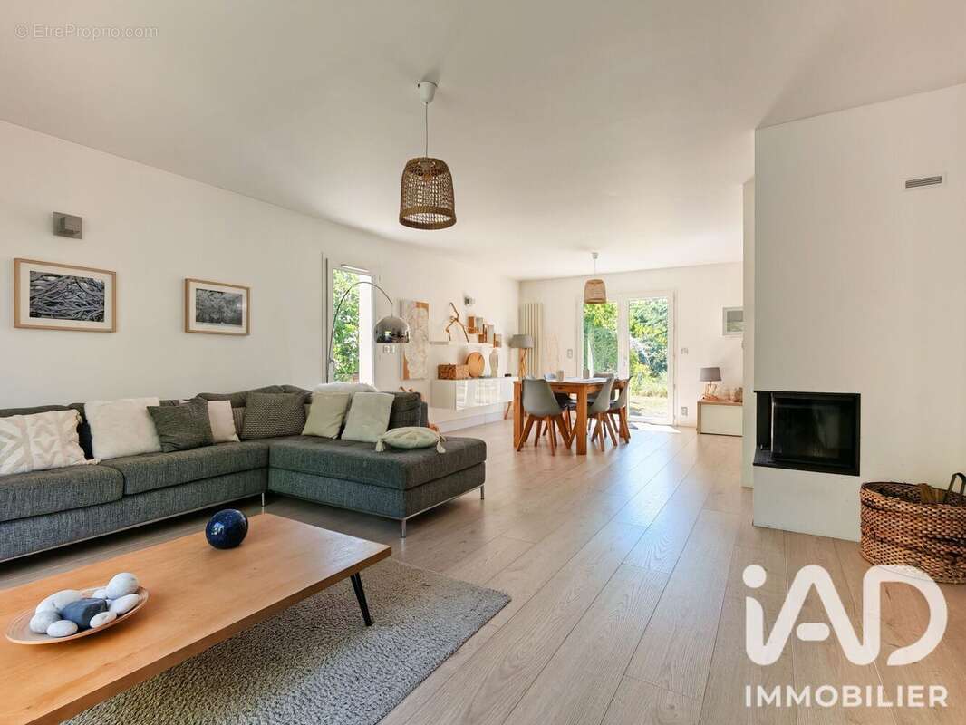 Maison 167 m² à Lozanne  - photo 2