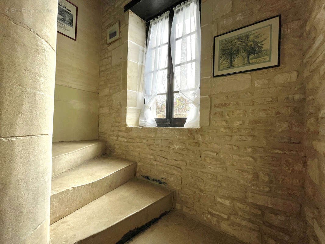 Maison à FONTAINE-HENRY