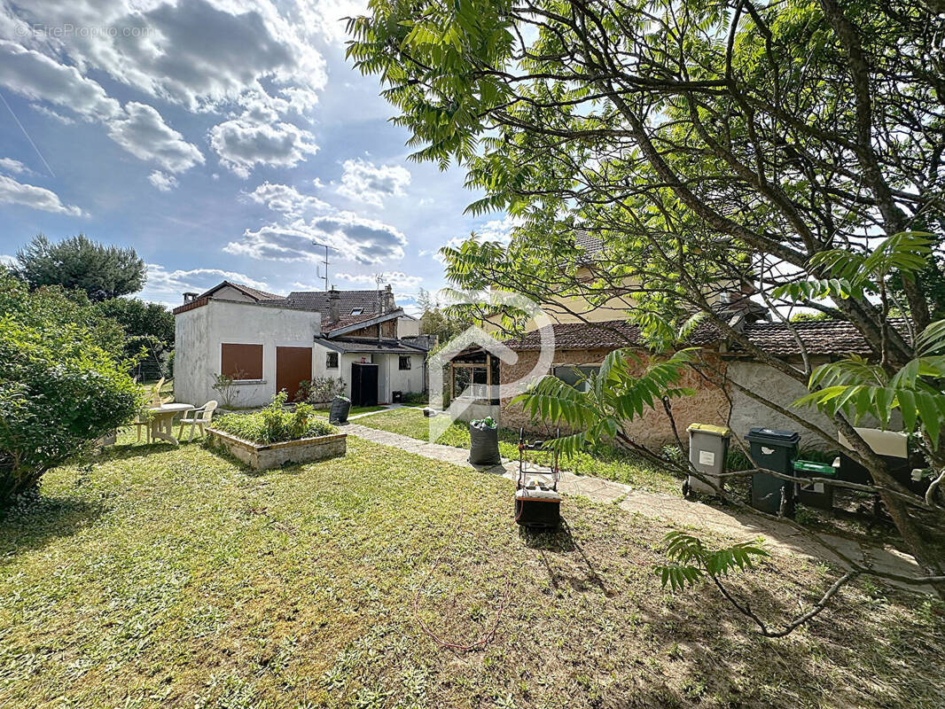 Maison à CHAMPS-SUR-MARNE