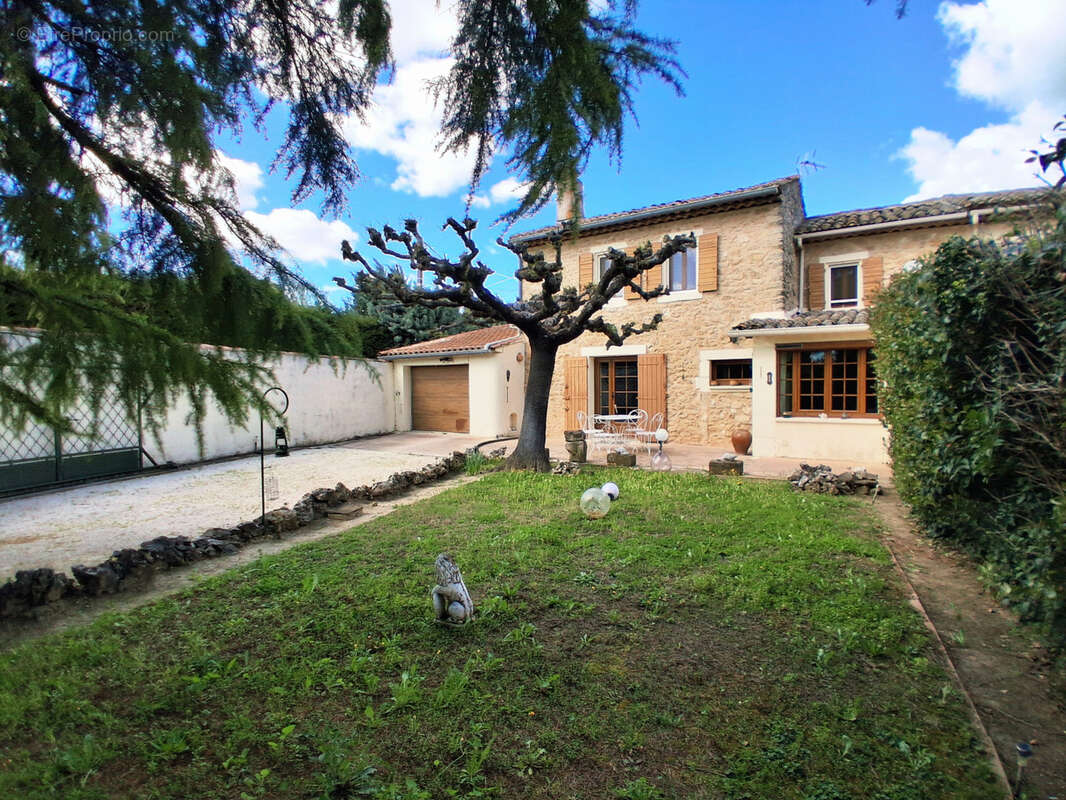 Maison à ROBION