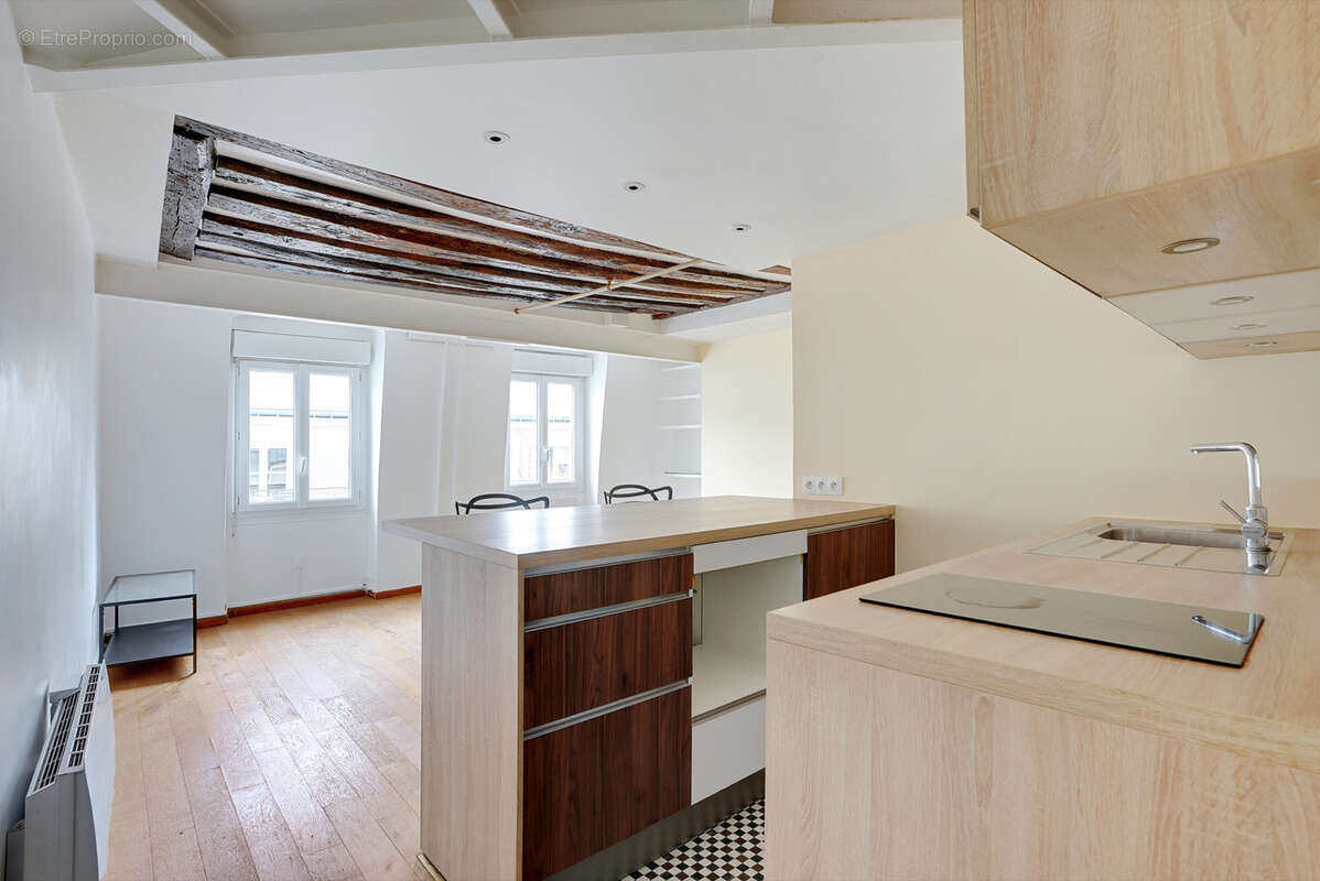 Appartement à PARIS-3E