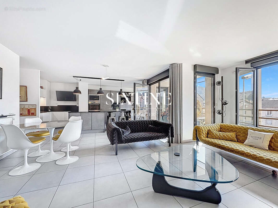 Appartement à BOURGOIN-JALLIEU