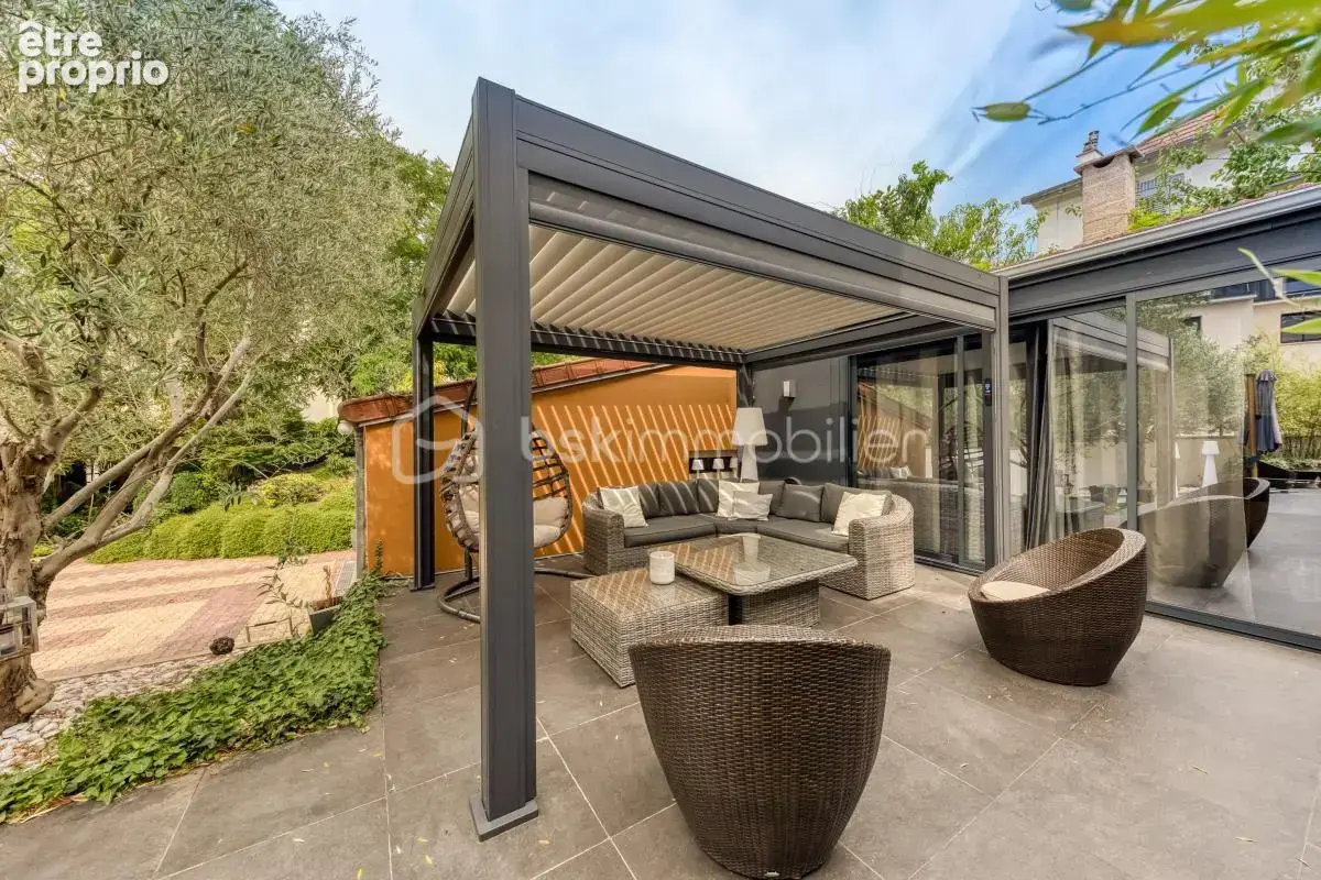 Maison familiale 7 pièces, climatisée, aux beaux volumes, avec terrasse et garage - photo 22