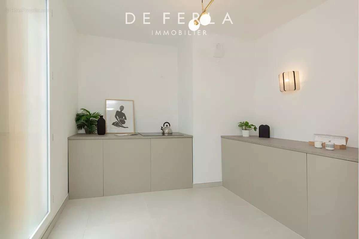 Appartement à MARSEILLE-6E
