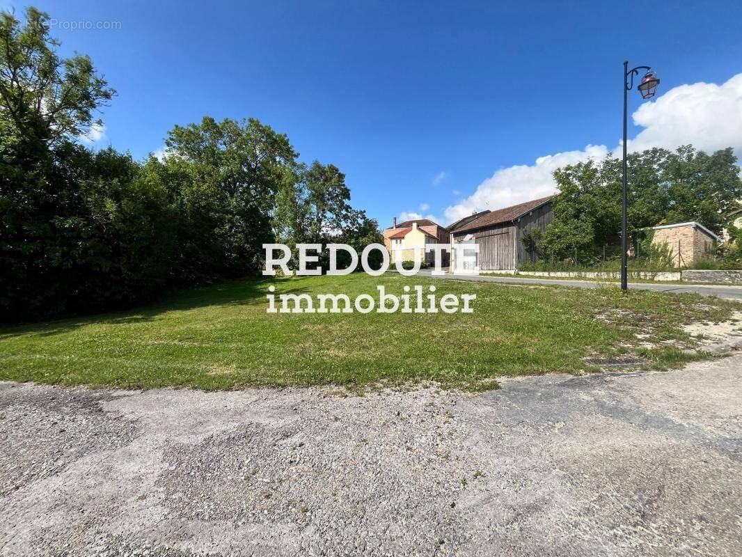 Terrain à SAINT-JEAN-SUR-TOURBE