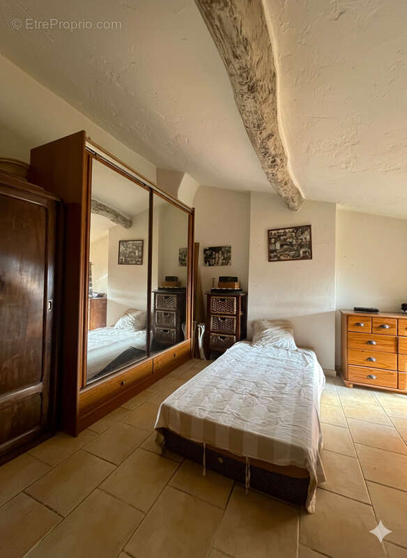 Maison avec terrain et stationnements proche village - photo 21