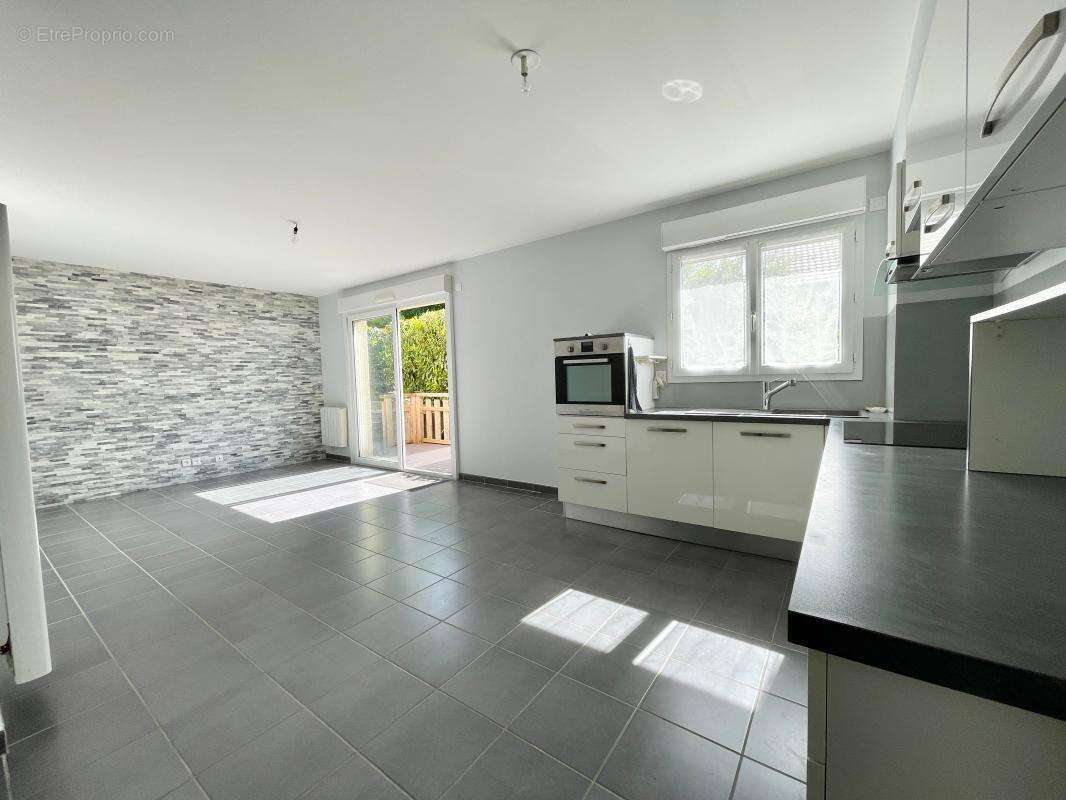 Appartement à ALBY-SUR-CHERAN