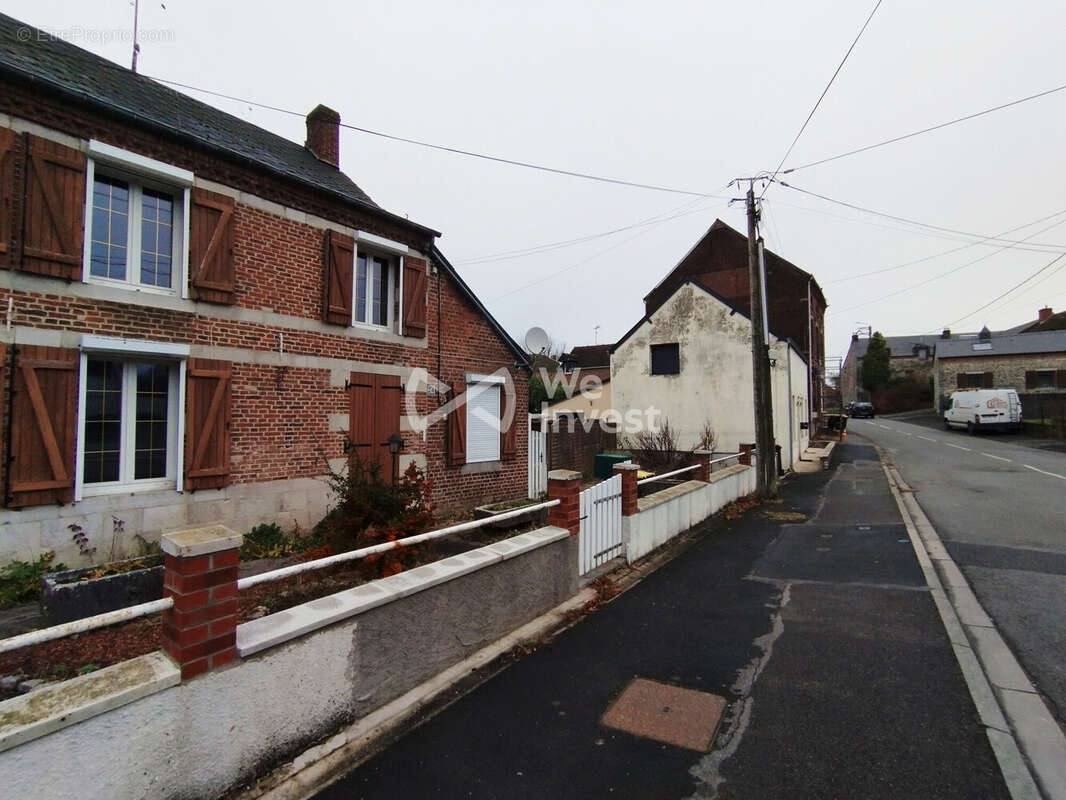 Maison à SARS-POTERIES