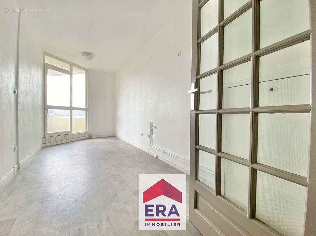 Appartement à SARTROUVILLE