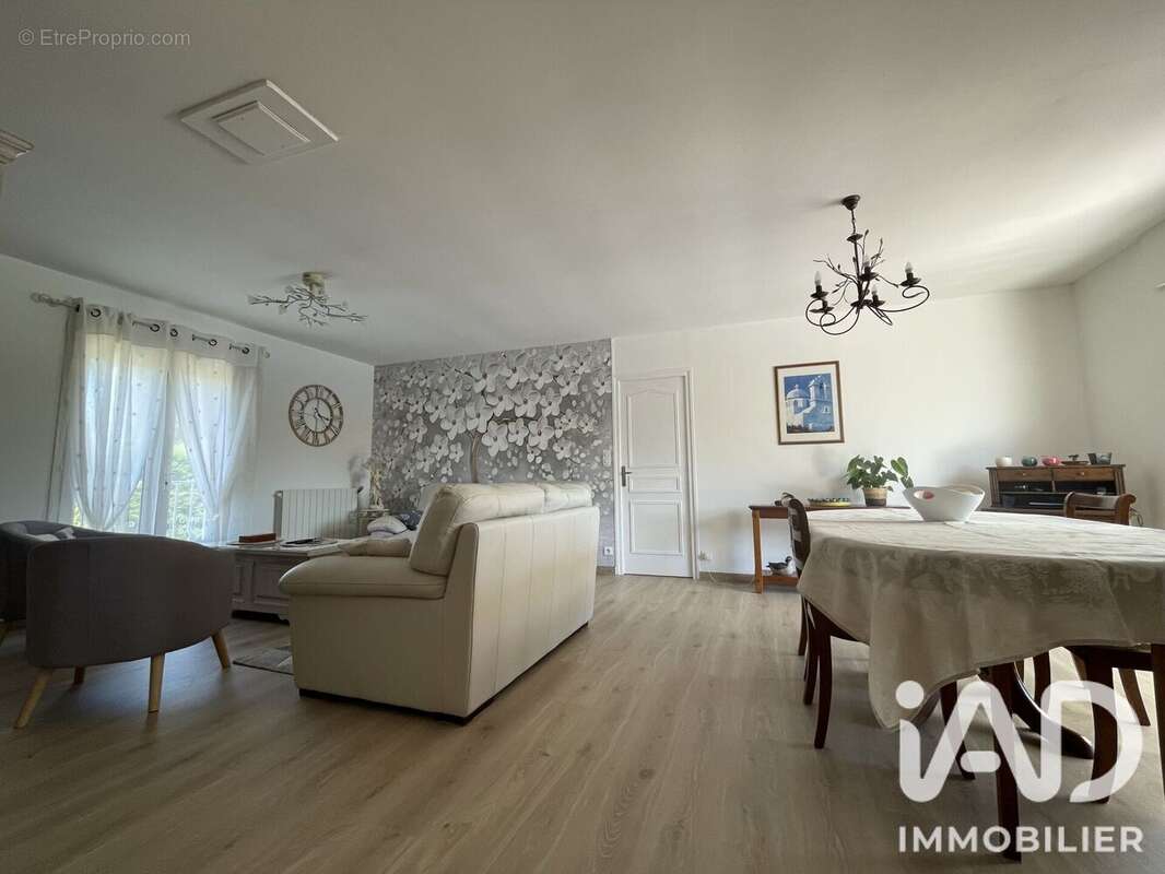 Maison 140 m² à Trausse  - photo 2