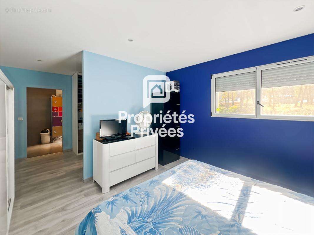 Maison de 200m² avec 4 chambres et piscine - photo 15