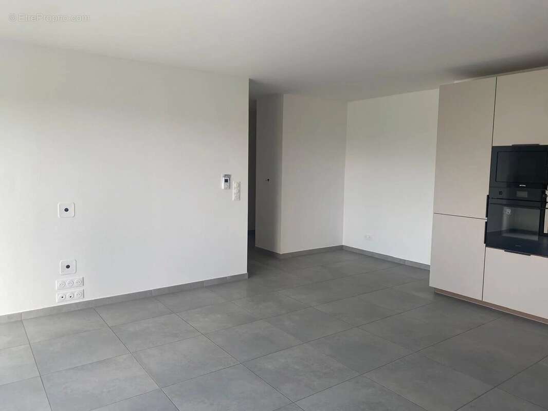 Très beau 3 pièces avec terrasse ! - photo 4