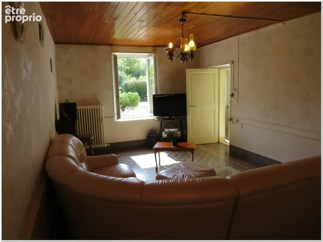 Une grande maison de 220 m² de potentiel sur un grand terrain de plus de 5500 m², bien isolée. À Ornacieux 38260 - photo 13