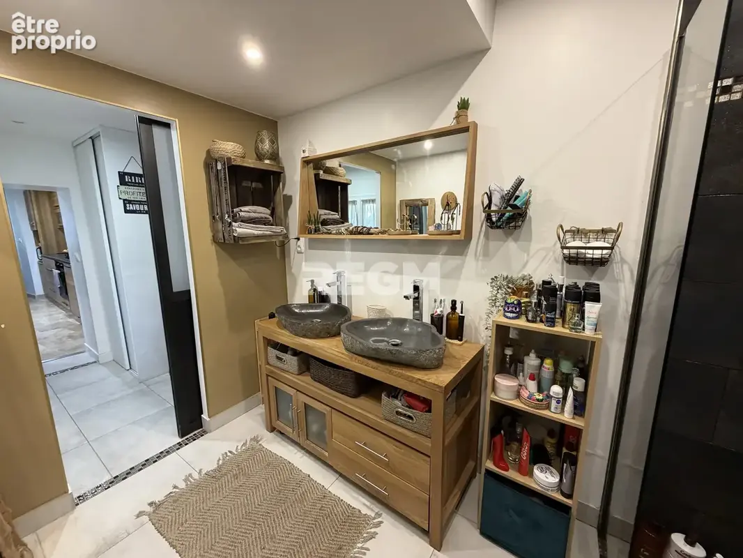 Maison 3 chambres avec cour et dépendance. - photo 14